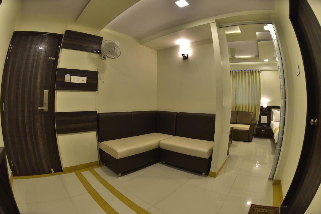 Fabexpress Time Square Hotel Thane Exterior photo